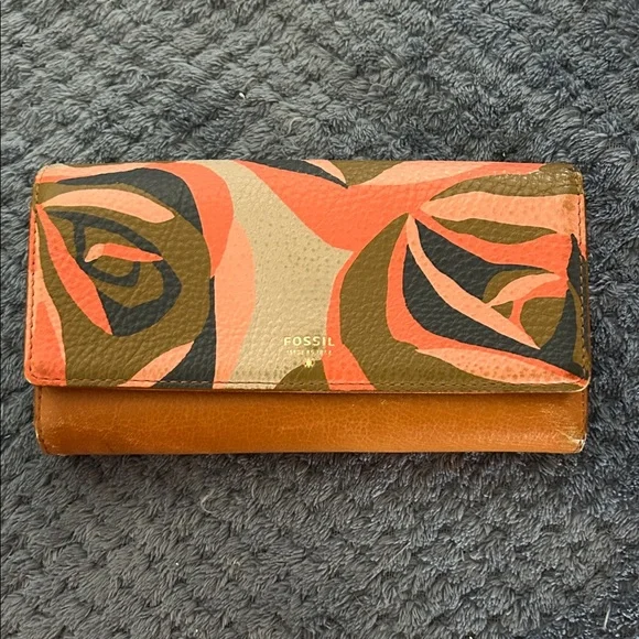 Fossil Floral Pattern Leather Wallet in Coral, Olive & Tan - Picture 1 of 4